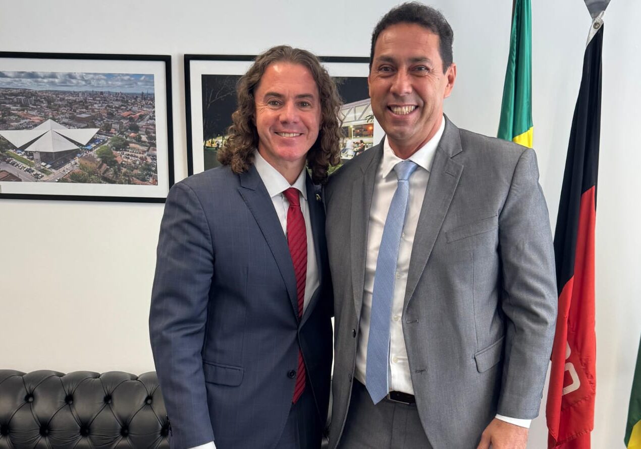 Encontro entre Senador Veneziano e Prefeito Leo Bandeira reforça parceria em prol de Lucena