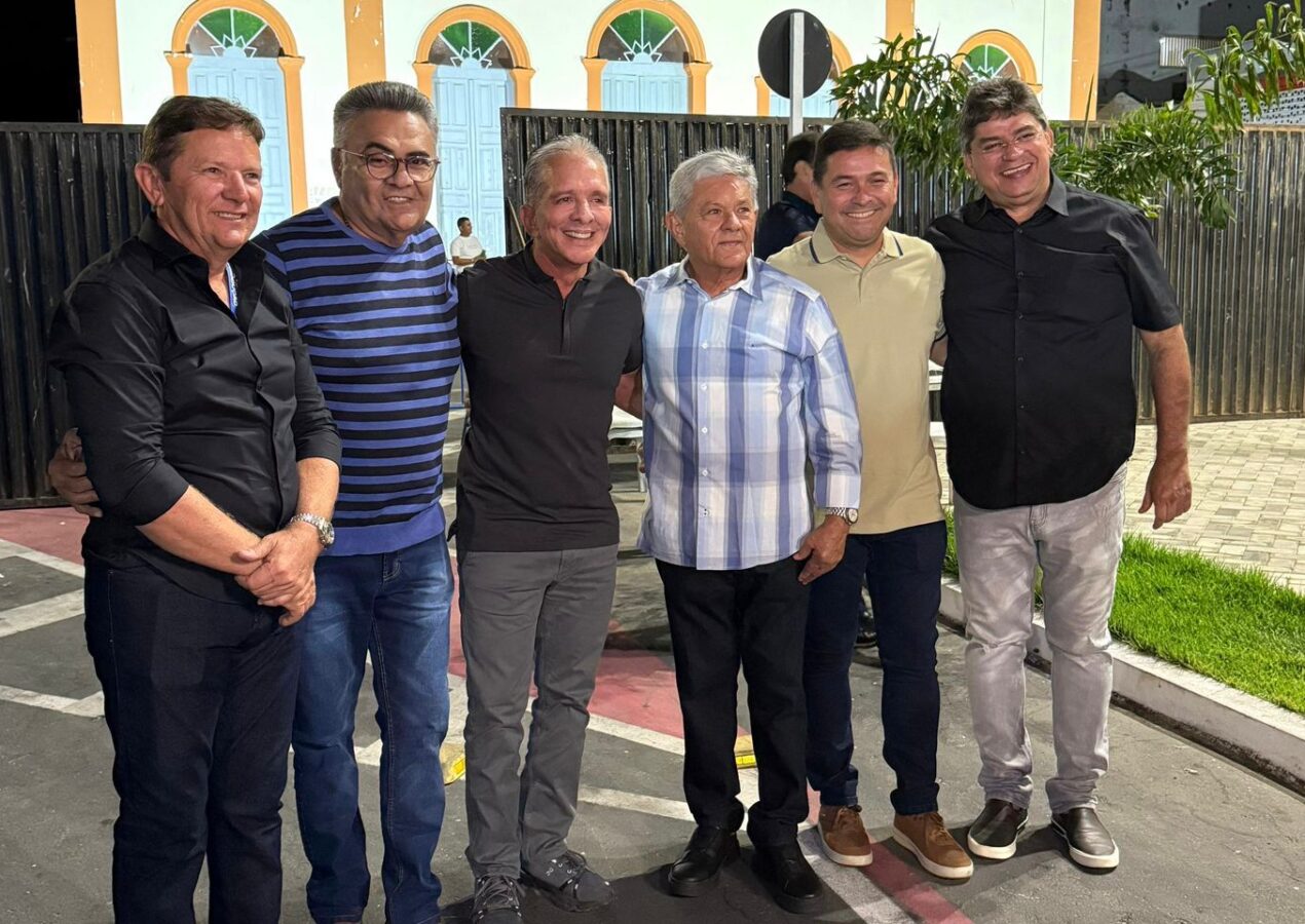 Márcio Roberto prestigia aniversário de Pombal ao lado de Verissinho e Galego da Gavel e reafirma compromisso com o município