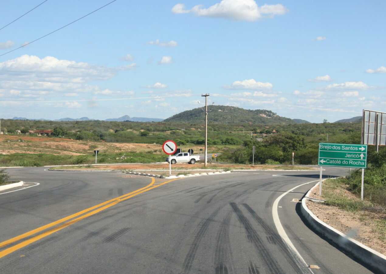 Gervásio anuncia que projeto de pavimentação asfáltica do distrito Coronel Maia avança para fase de licitação