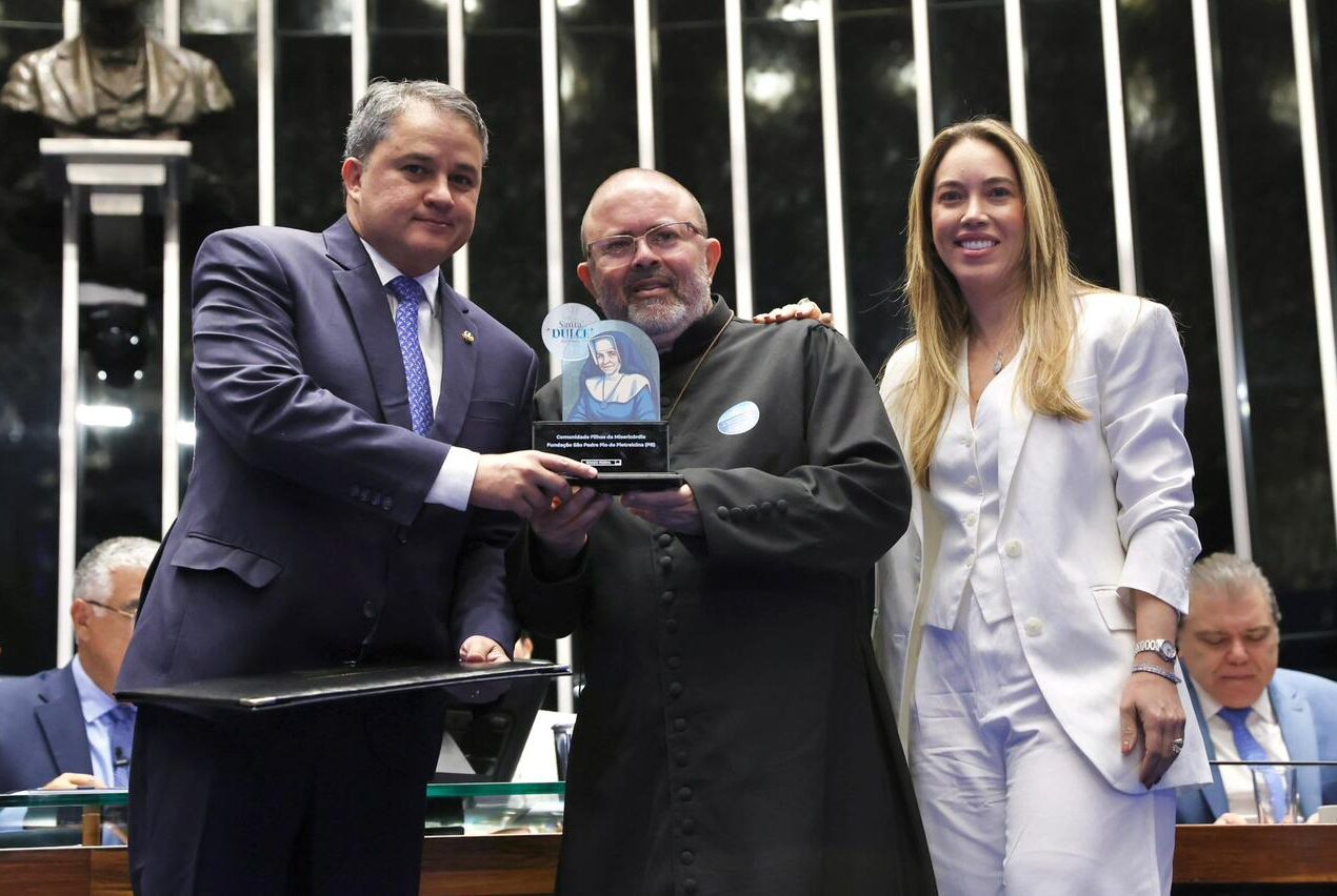 Pe. George, Efraim e Carol Morais representam a Paraíba no Prêmio Irmã Dulce dos Pobres no Senado