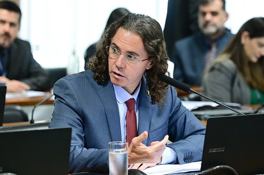 Aprovado relatório de Veneziano a projeto que garante acesso gratuito de estudantes a dados de instituições de ensino