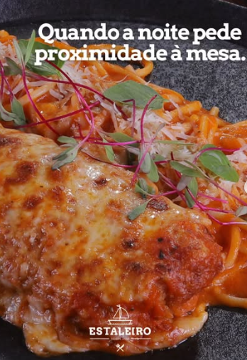 Experimente o cardápio especial do jantar no Estaleiro Restaurante