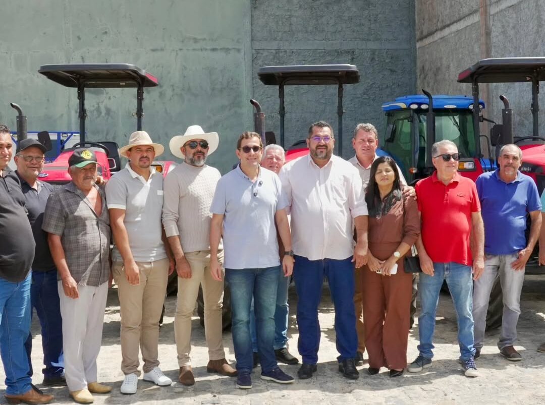 Emenda destinada por Gervásio Maia promove entrega de equipamentos agrícolas para Santa Cecília