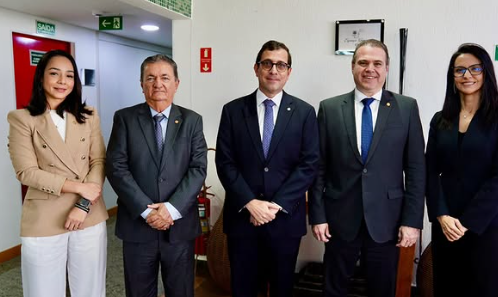 Deputado Gervásio Maia discute seguro rural e defesa agropecuária em reunião na CNA