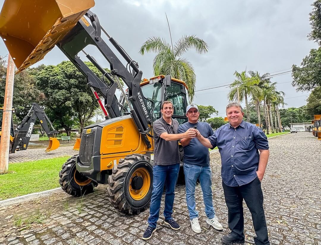 Ação de Gervásio Maia garante novos equipamentos e veículos agrícolas para municípios da PB
