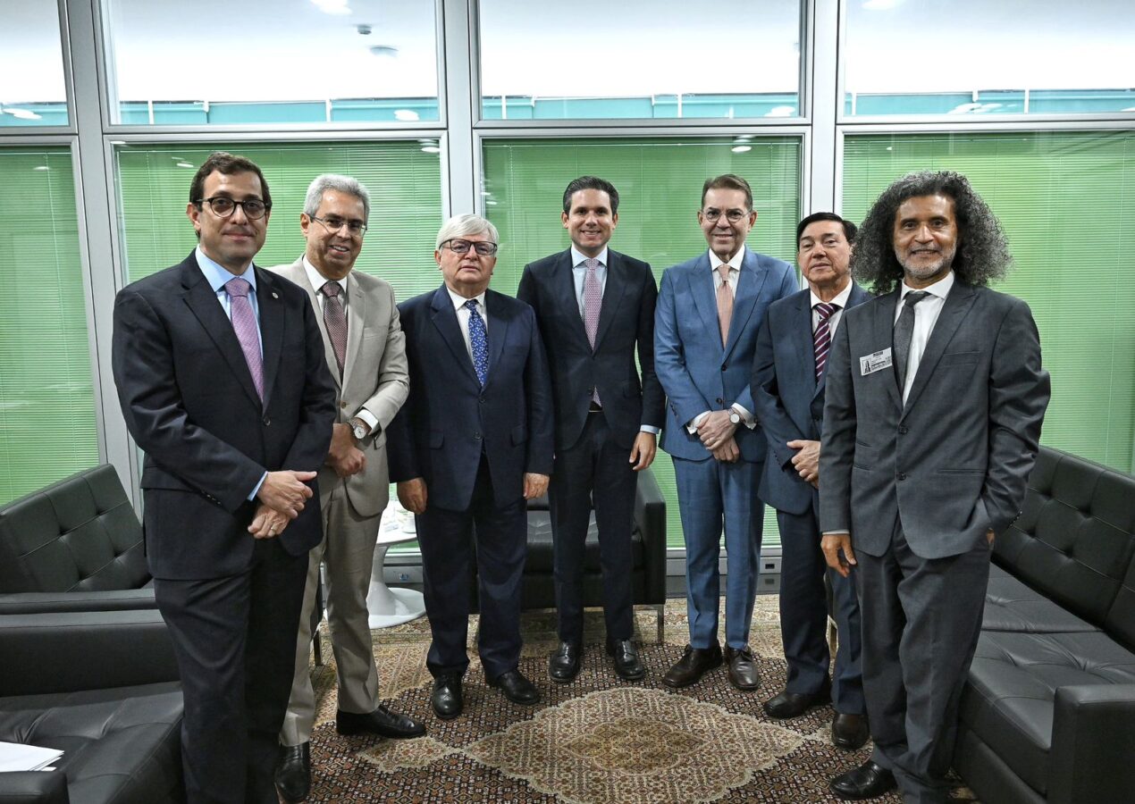 Hugo Motta recebe ministro Herman Benjamin e presidente do TRF5 para tratar da ampliação do tribunal regional e construção de novo Fórum da Justiça Federal em Patos