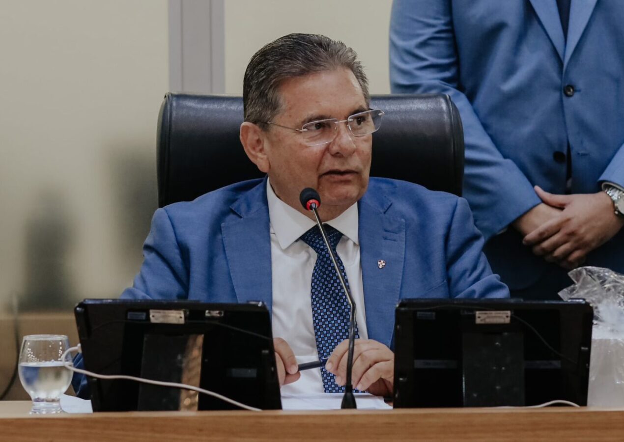 Adriano Galdino recebe Medalha do Mérito Legislativo em Minas Gerais