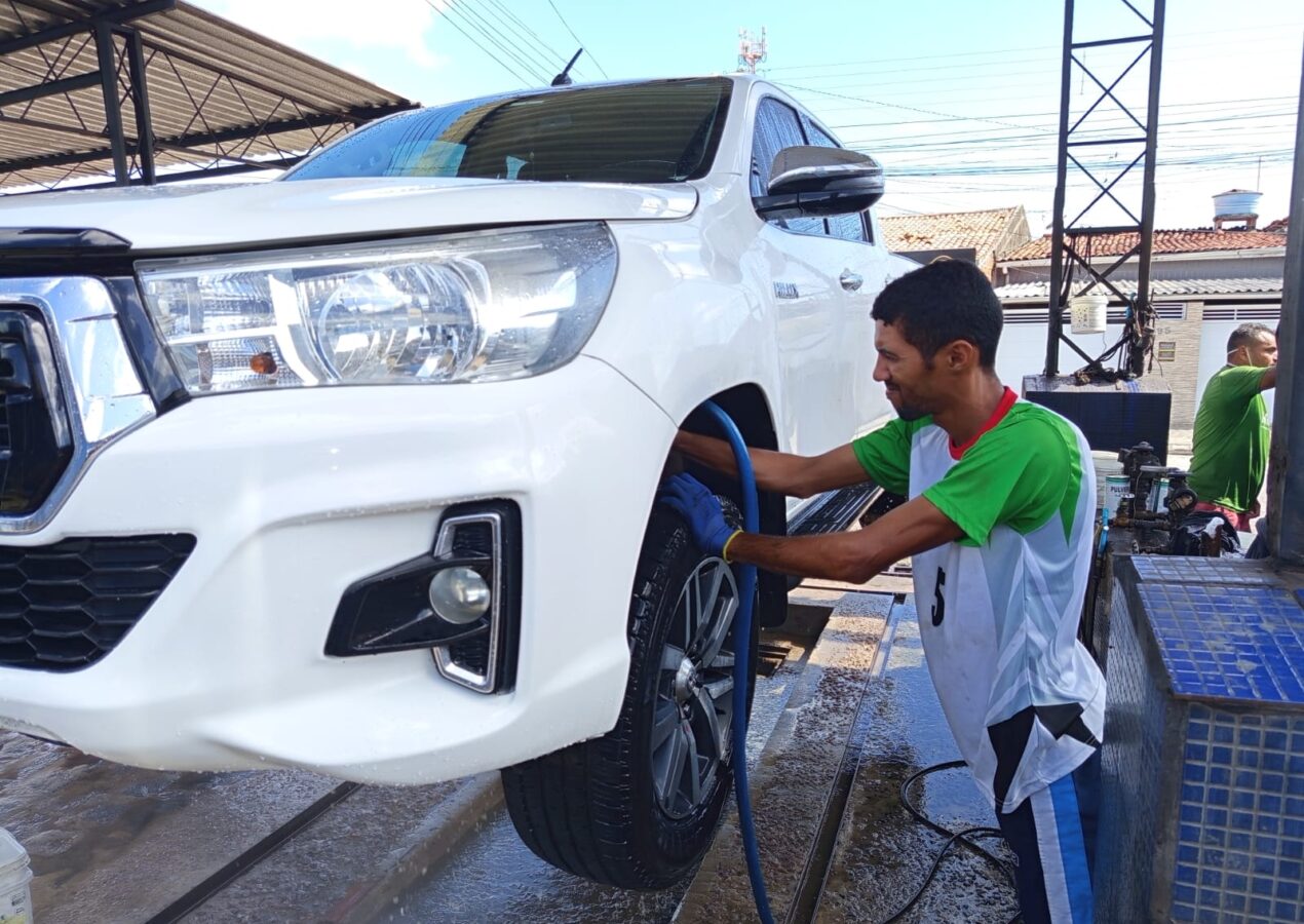 Revitalização dos faróis? Faça com quem tem tradição: Trokão Serviços Automotivos Especializados