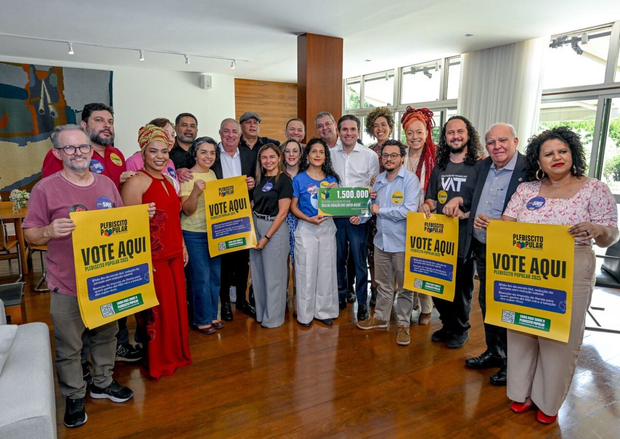 Hugo Motta recebe representantes de entidades civis para debater pautas sociais