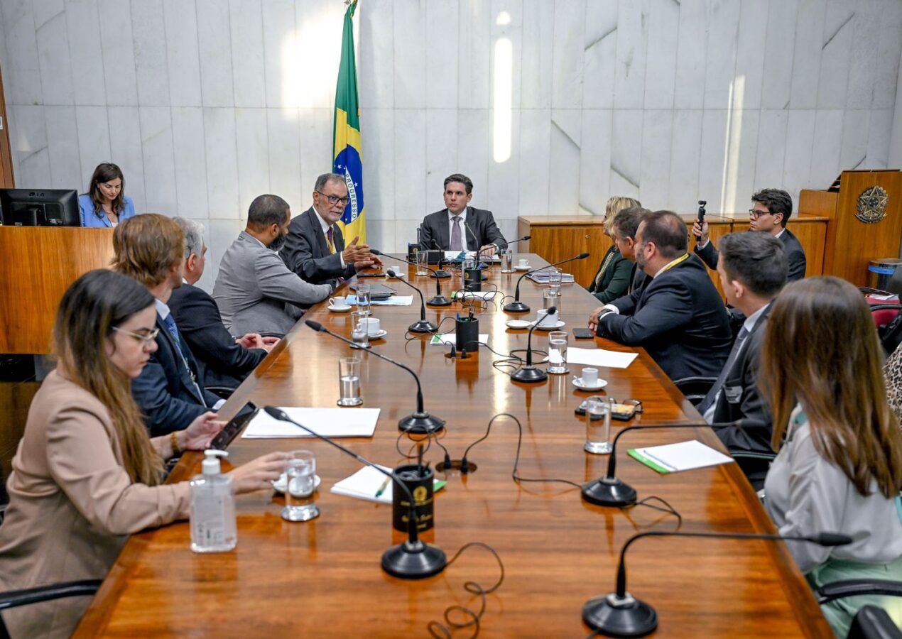 Hugo Motta defende ação legislativa firme contra falsificação de bebidas e alimentos