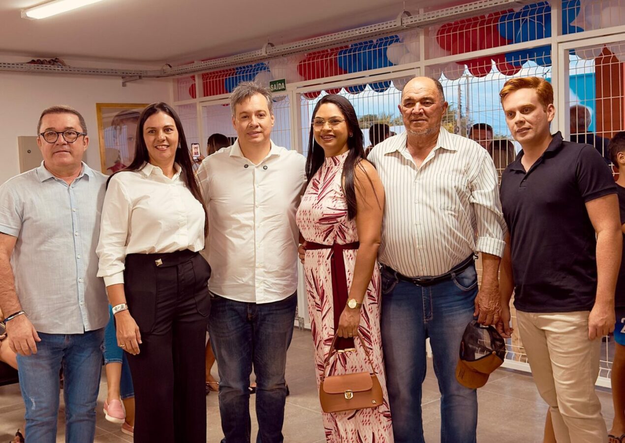 Ao lado do governador em exercício Lucas Ribeiro, Júnior Araújo celebra entrega de nova escola em Conceição, no Vale do Piancó