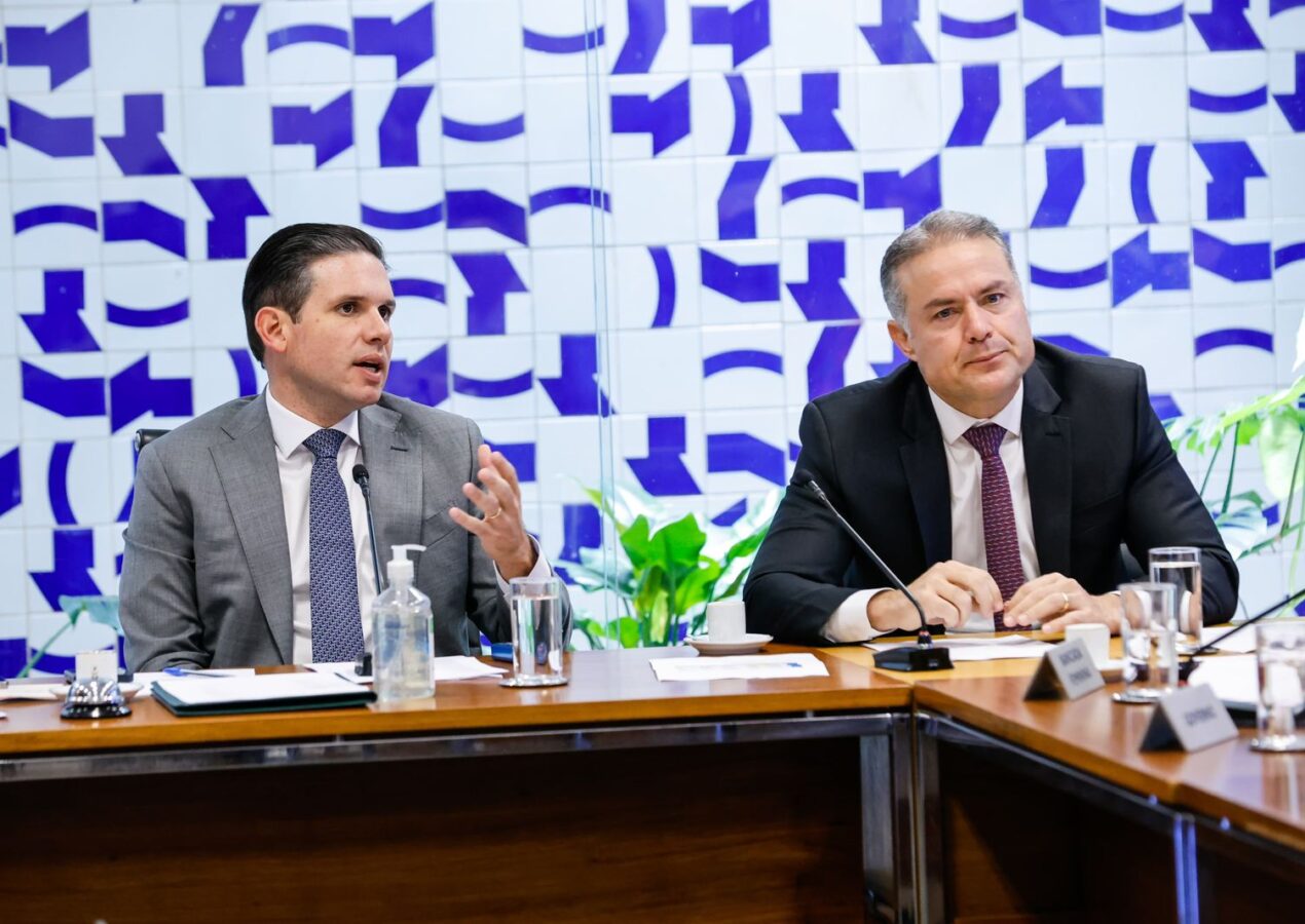 Hugo Motta reforça importância de reduzir custo da CNH para milhões de brasileiros