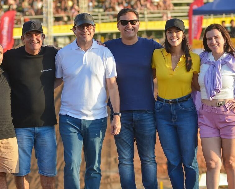 Gervásio prestigia evento de motocross em Alagoa Nova e destaca importância ao esporte local