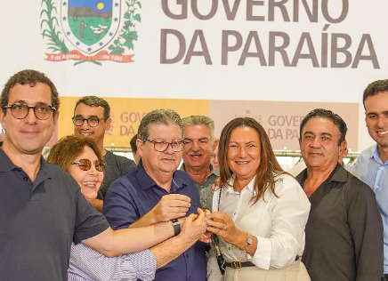 Gervásio agradece empenho de João e Lucas pela renovação da frota escolar no estado da Paraíba