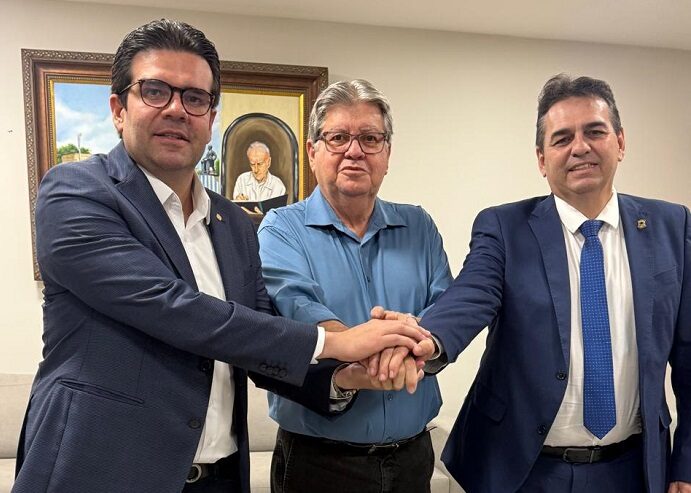 Após rompimento com Cícero, governador recebe Eduardo e Fábio Carneiro