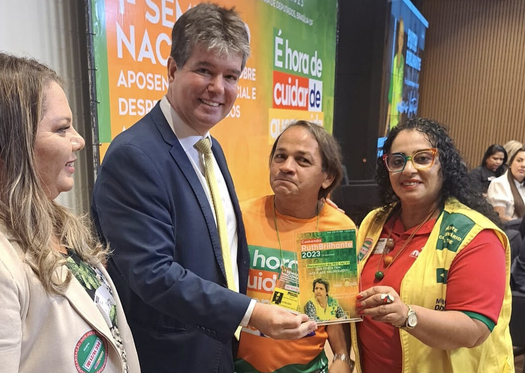 Ruy celebra aprovação de PEC que garante aposentadoria especial para agentes de saúde