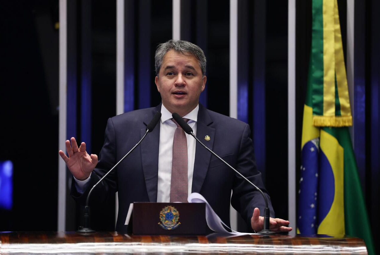 Efraim é eleito o melhor senador do Brasil pelo Ranking dos Políticos 2025