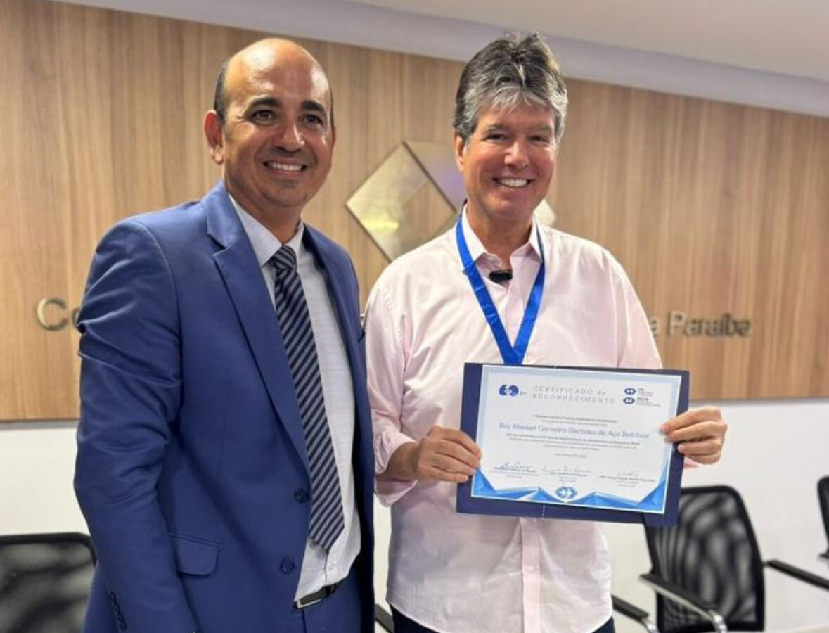 Reconhecimento: Ruy é homenageado por atuação em defesa dos administradores