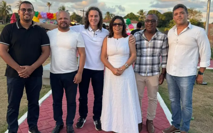 Veneziano participa de entrega de obras com recursos de suas emendas em Pitimbu e prefeita reafirma compromissos