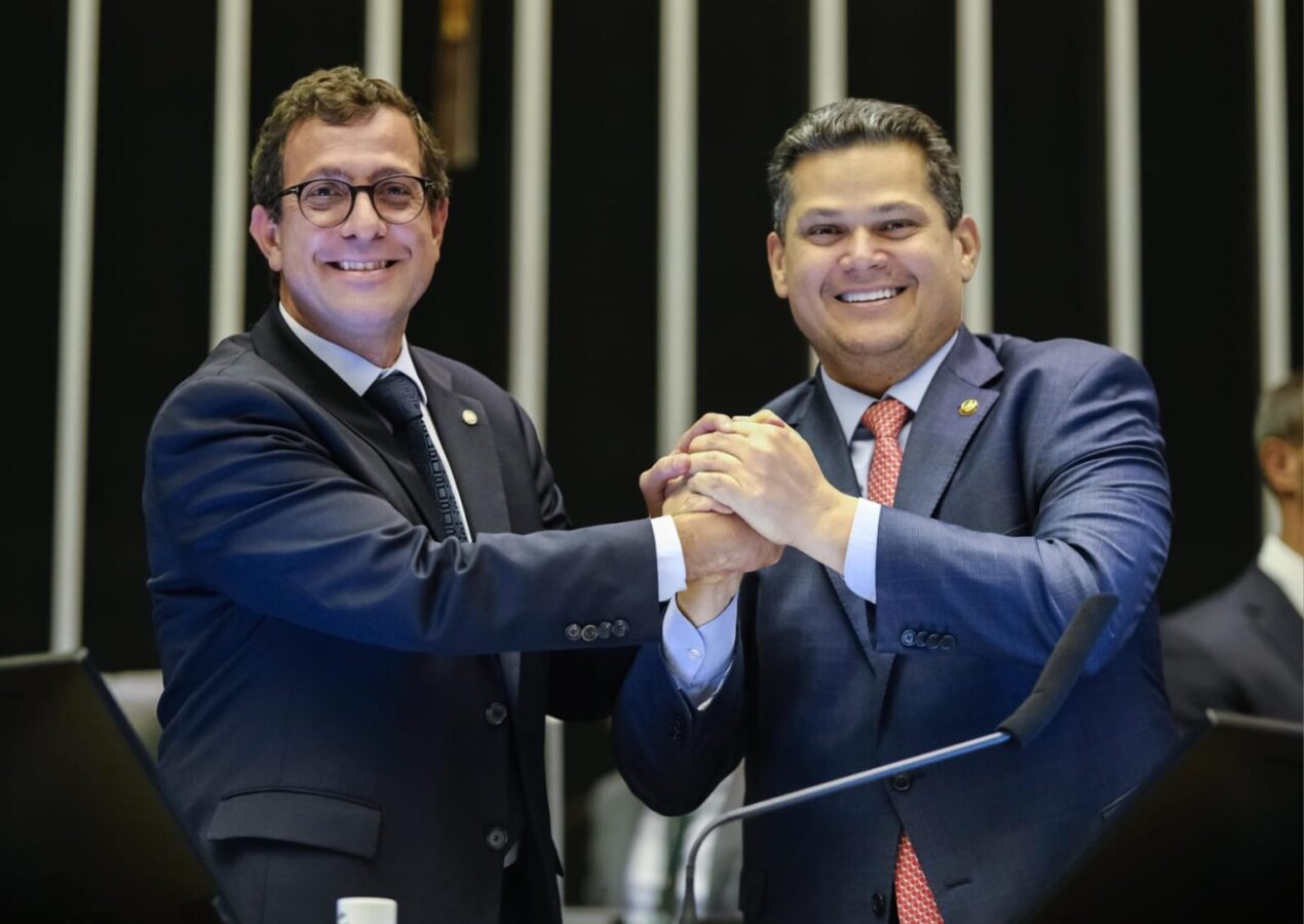 Gervásio Maia relata proposta que garante autorização permanente para isenção do Imposto de Renda