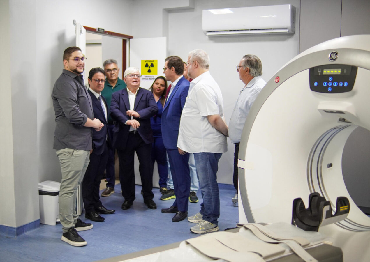 Ministro Herman Benjamin visita Hospital Regional de Catolé do Rocha e recebe homenagem simbólica ao pai, médico Antônio Benjamin Filho