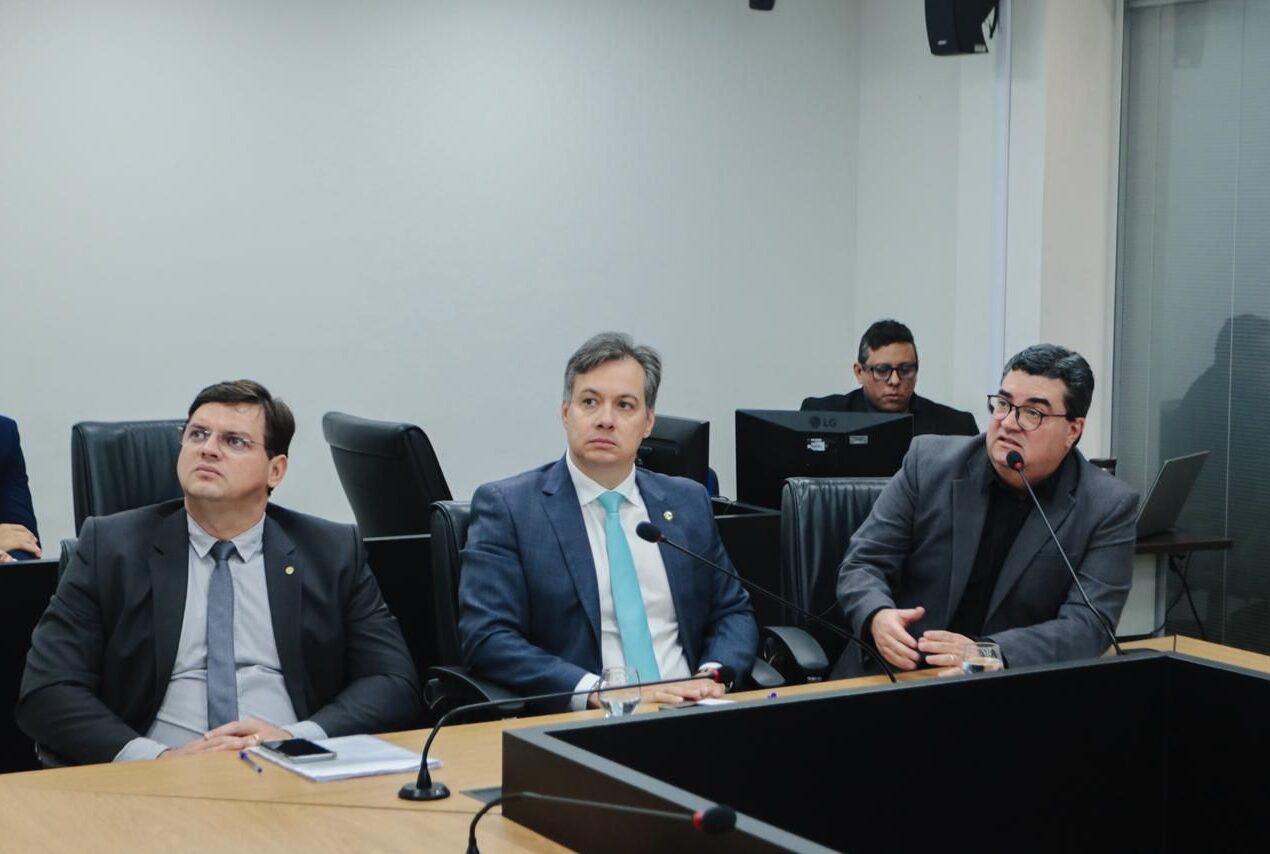 Júnior Araújo destaca responsabilidade na gestão hídrica e parabeniza AESA durante audiência pública na ALPB