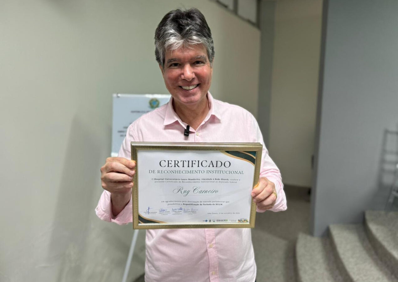 Ruy é homenageado pelo Hospital Universitário de João Pessoa com destaque para ações que melhoraram estrutura da unidade e ampliaram atendimentos