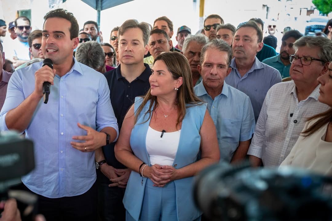 Governador entrega estrada do Gravatá, em São João do Rio do Peixe; obra atende solicitação do deputado Júnior Araújo