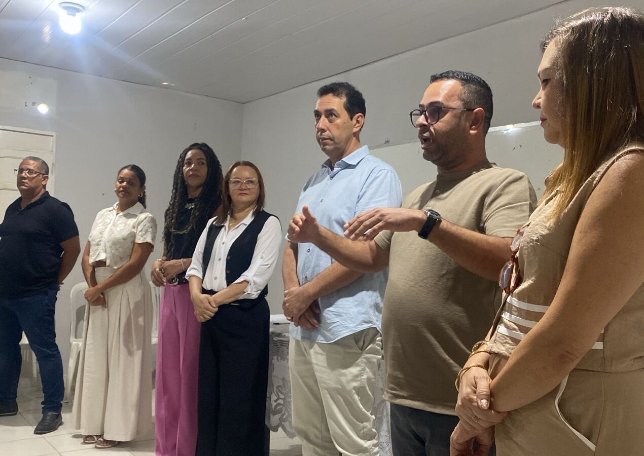 Prefeito Léo Bandeira recebe e certifica novos gestores escolares de Lucena