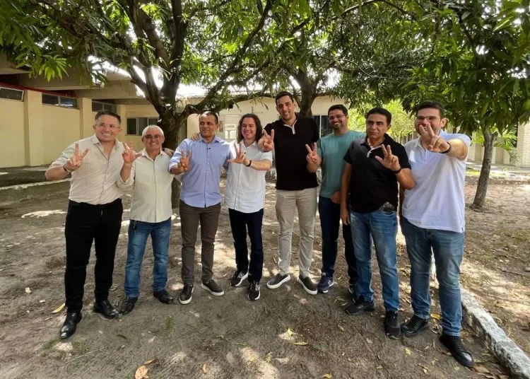 Veneziano recebe apoio à sua reeleição ao Senado Federal do grupo de oposição da cidade de Santa Helena