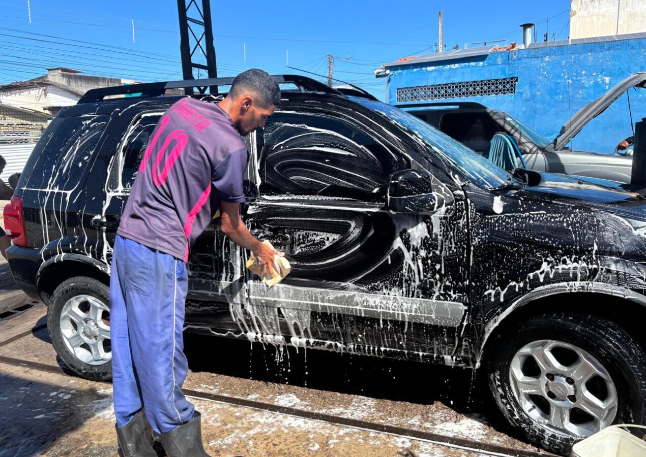 Inicie o Ano Novo com o carro limpo no padrão de qualidade que só o Trokão Serviços Automotivos Especializados possui