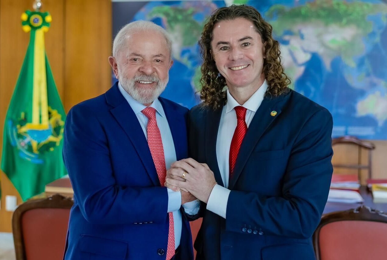 Em Brasília, Veneziano se encontra com Lula em Ato pela Democracia e agradece reafirmação do apoio à sua reeleição para o Senado