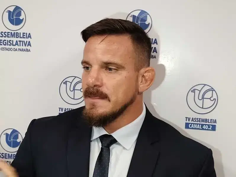 Prestes a assumir vaga na ALPB, Tarcísio Jardim confirma apoio a Lucas, mas não crava voto em João