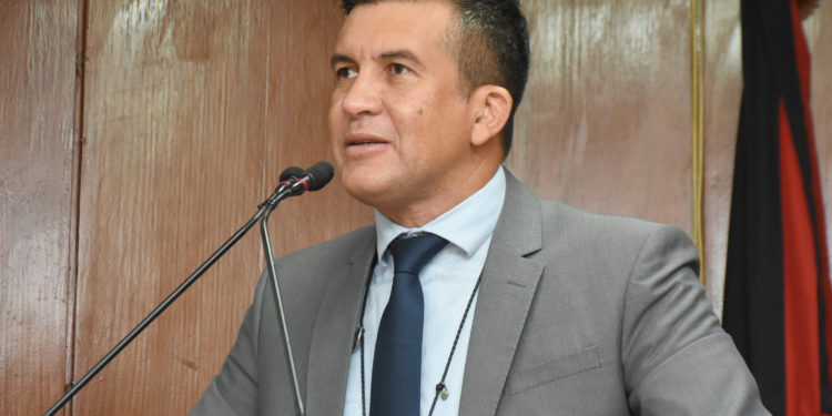 Carlão Pelo Bem considera natural filiação de Efraim ao PL e diz que senador já defende valores do partido