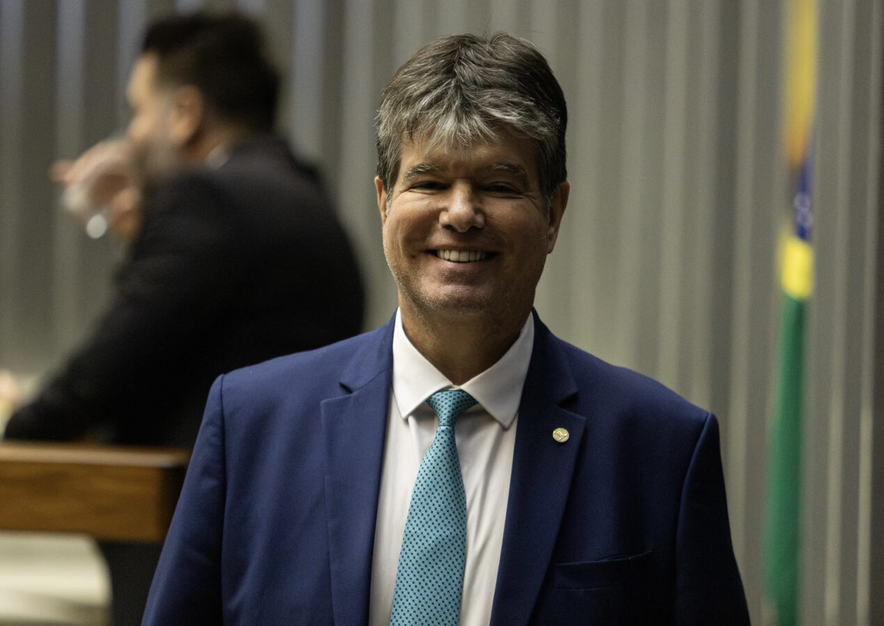 Ruy celebra aprovação de piso nacional para garis e destaca valorização da categoria