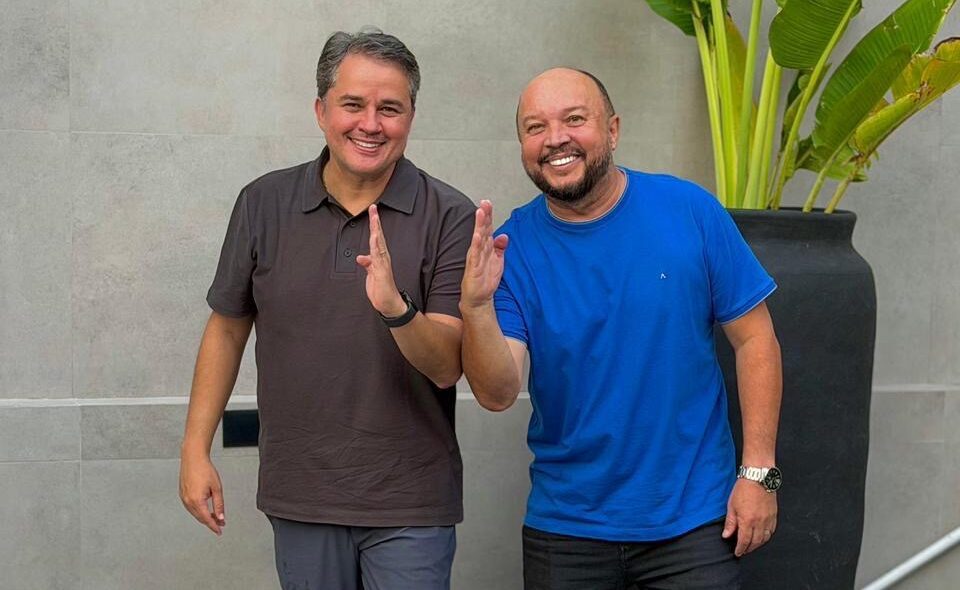 “Campina embarca no Foguete”: apoio do presidente da Câmara amplia base de Efraim rumo ao Governo da Paraíba”