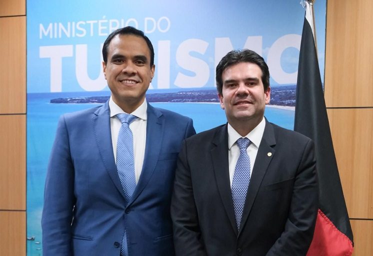 Durante agenda em Brasília, Eduardo Carneiro discute liberação de recursos e interiorização do turismo com o ministro Gustavo Feliciano