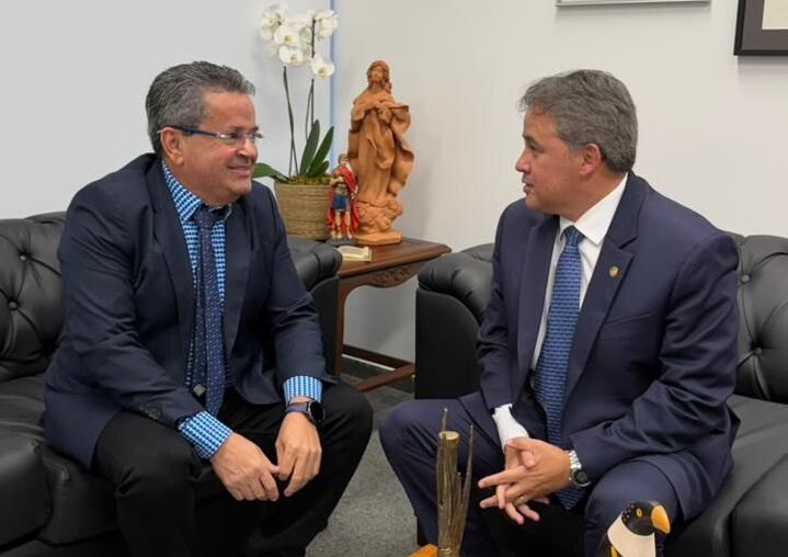 Candidato a prefeito do MDB, Ronaldo Pneus, declara apoio a Efraim Filho