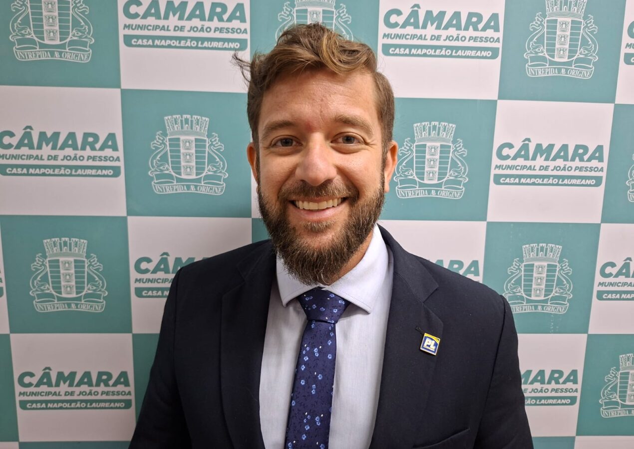 Vereador Fábio Lopes avalia pesquisa eleitoral e destaca crescimento de Flávio Bolsonaro