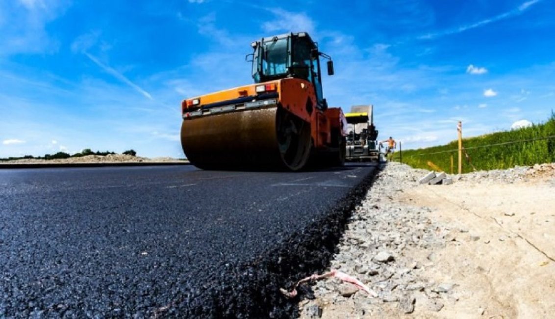 Obra de pavimentação com emenda de Gervásio leva asfalto à vila e marca avanço em infraestrutura em Alagoa Nova