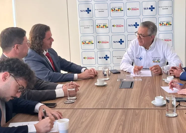 A pedido de Veneziano, Sousa recebe Unidade Móvel do Ministério da Saúde para diagnóstico de câncer de mama e do colo do útero