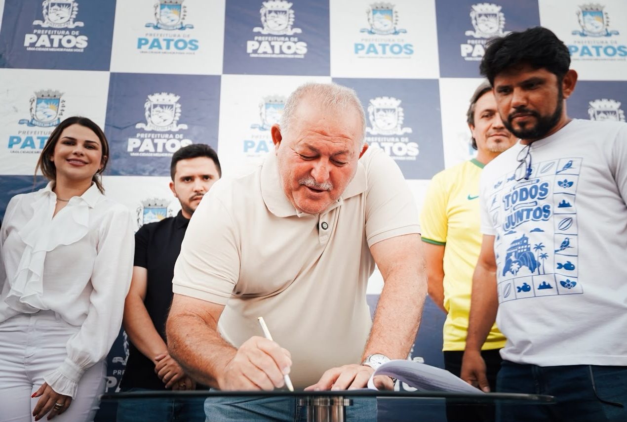 Prefeitura de Patos inicia programa para complementar pavimentação de trechos ruas