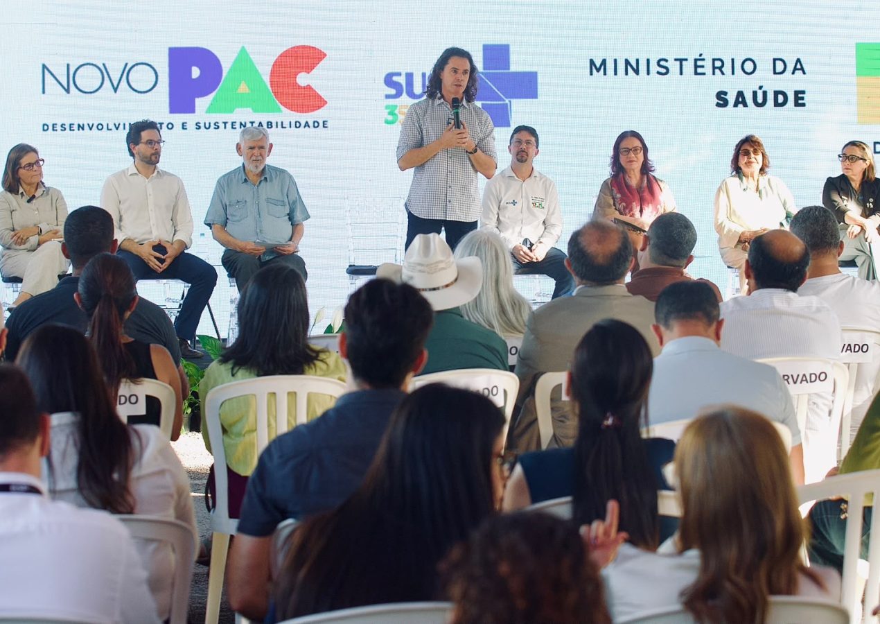 Ministério da Saúde entrega microônibus, vans e ambulâncias a cidades da Paraíba e prefeitos agradecem interlocução de Veneziano