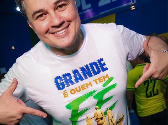 “GRANDE É QUEM TEM FÉ”: valores cristãos e identidade marcam a comunicação de Efraim Filho
