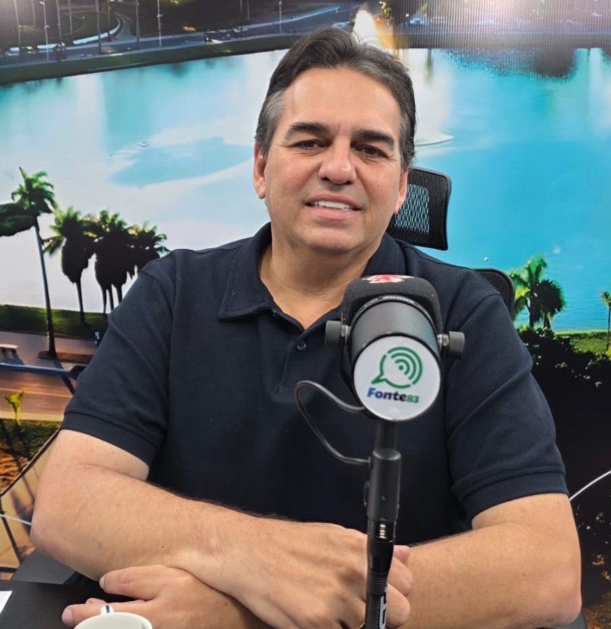 Após denúncia, vereador Fábio Carneiro cobra CPI do “sofá” e investigação sobre secretário que teria usado gabinete como “motel”