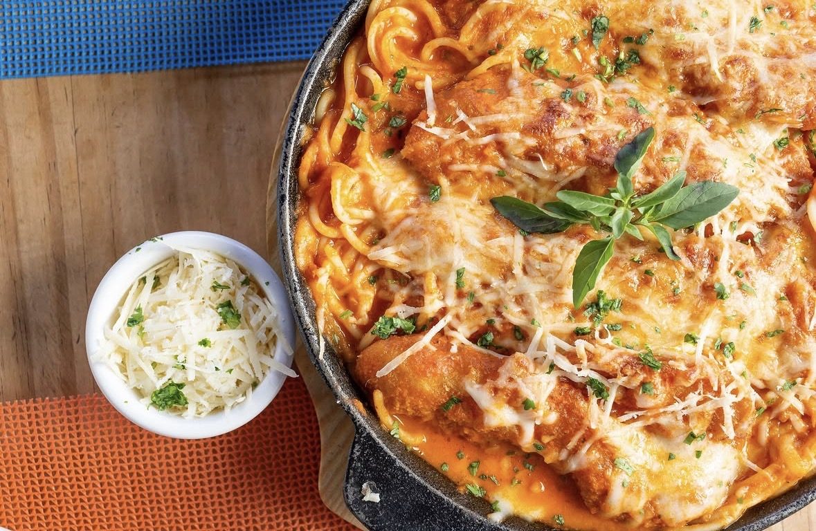 Estaleiro Restaurante reúne gastronomia, conforto e estrutura completa para momentos inesquecíveis com amigos e familiares