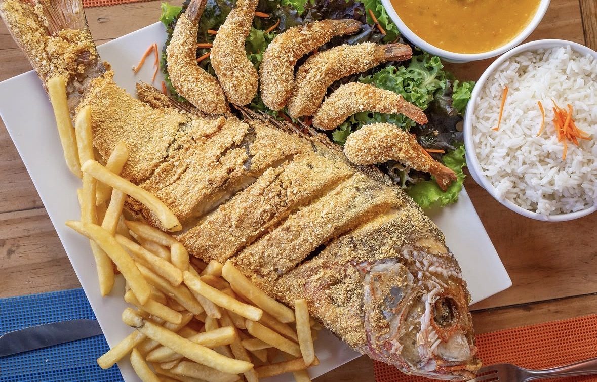Estaleiro Restaurante oferece a tradicional Cioba Galeão como uma das principais opções para os amantes de frutos do mar