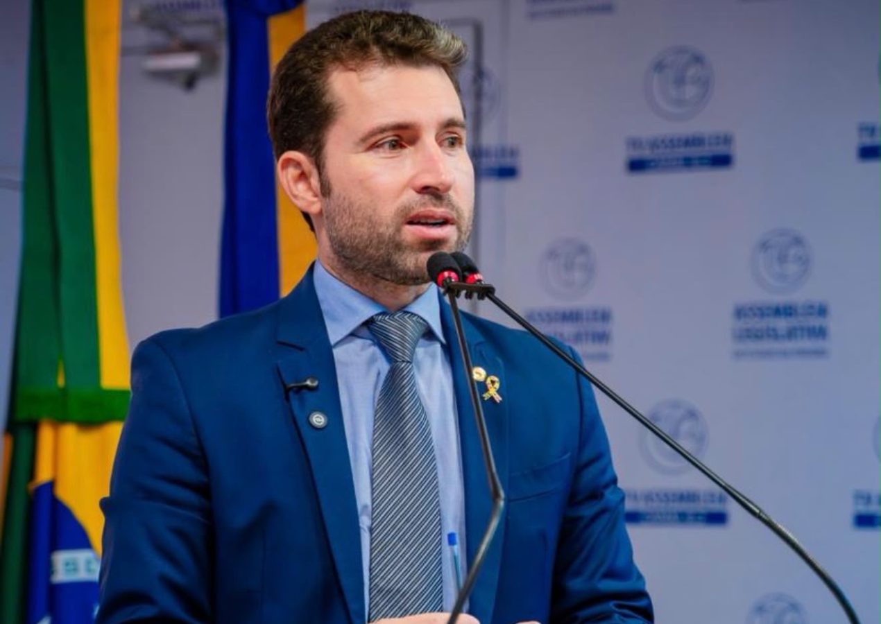 Caso de mãe e filha autista expostas à chuva reforça urgência de projeto de Michel Henrique contra discriminação em transportes por aplicativo
