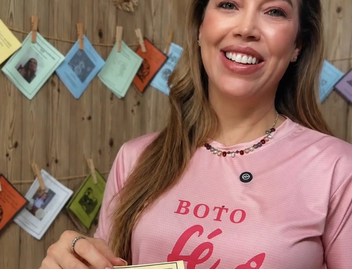 Carol Morais visita Ponto do Cordel em Jacaraú e recebe homenagem em versos