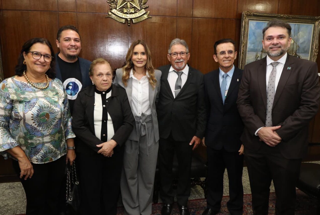 COMISSÃO DO SENADO APROVA PROJETO DE DANIELLA RIBEIRO QUE REAJUSTA SALÁRIO DE MÉDICOS E DENTISTAS